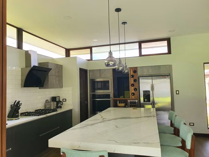 Venta de Lujosa Casa en Condominio La Garita, Alajuela - Imagen 6