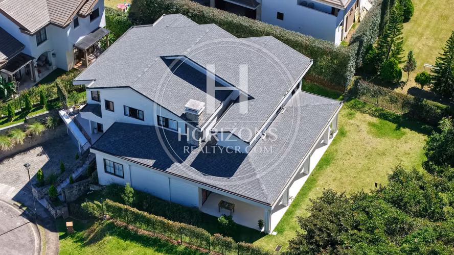 Luxury Home for Sale Condominio El Herrán | 5 Bed Transitional NJA1375IJ