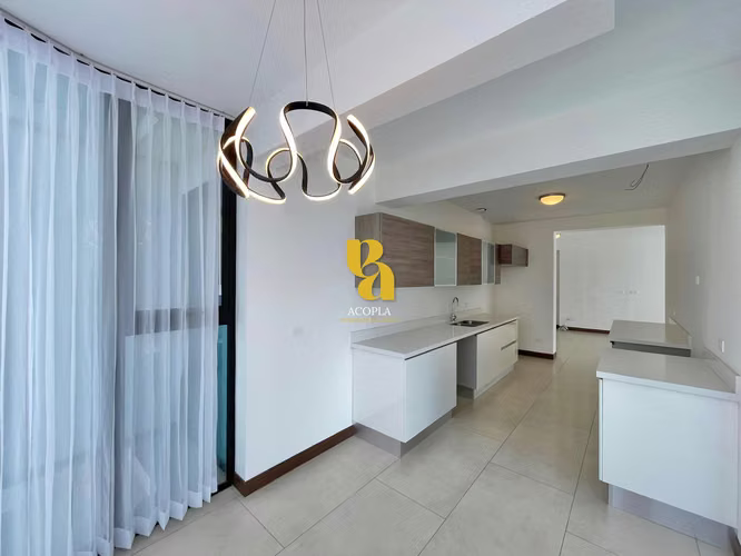 Alquiler amplio apartamento con vista en Escazú - Imagen 4