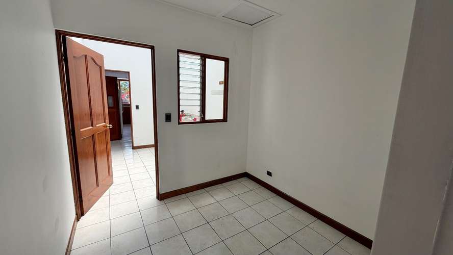 SE ALQUILA EN SEGUNDO PISO APARTAMENTO EN POPS CURRIDABAT