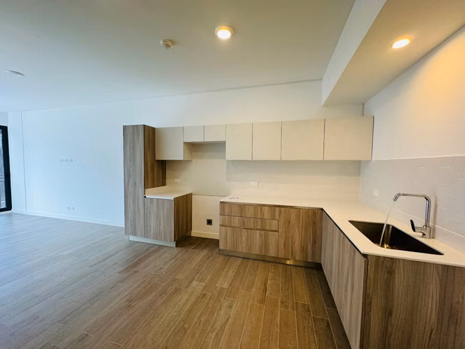 SE ALQUILA NUEVE 84 CONDOMINIO 