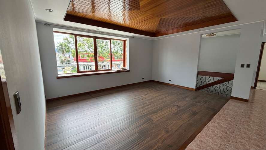 SE ALQUILA EN SEGUNDO PISO APARTAMENTO EN POPS CURRIDABAT