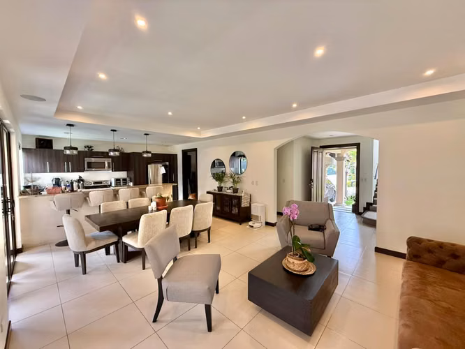 Venta Casa en Condominio en San Rafael, Escazú - Imagen 1