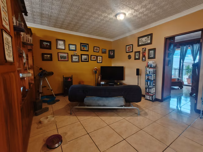 Venta espectacular casa Tres Rios Cartago 400 mts Construccion
