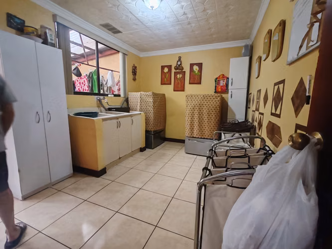 Venta espectacular casa Tres Rios Cartago 400 mts Construccion