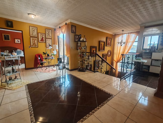 Venta espectacular casa Tres Rios Cartago 400 mts Construccion