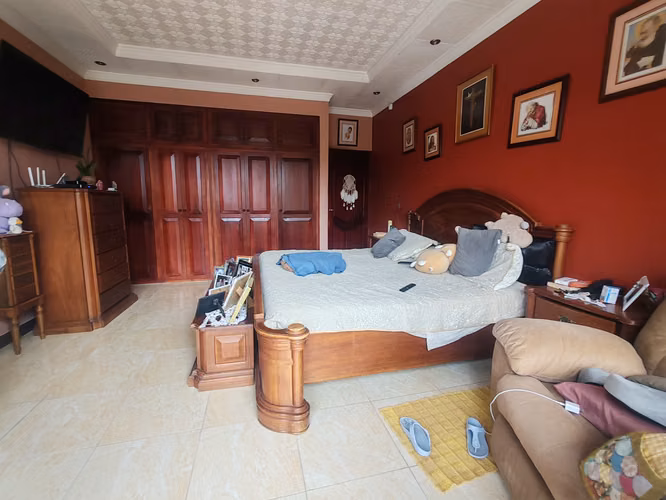 Venta espectacular casa Tres Rios Cartago 400 mts Construccion