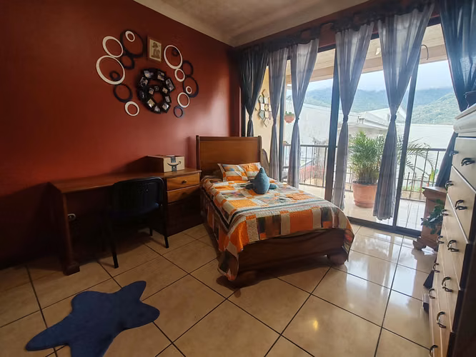 Venta espectacular casa Tres Rios Cartago 400 mts Construccion