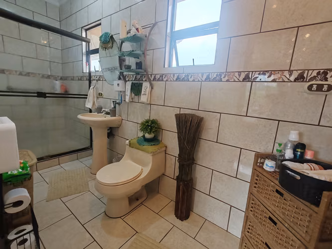 Venta espectacular casa Tres Rios Cartago 400 mts Construccion