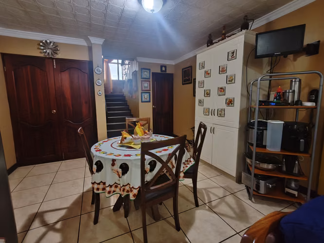Venta espectacular casa Tres Rios Cartago 400 mts Construccion