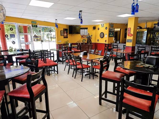 Edificio Comercial Esquinero en Venta – San José Centro
