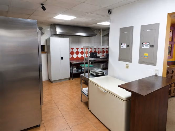 Edificio Comercial Esquinero en Venta – San José Centro