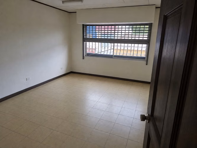 Edificio Comercial Esquinero en Venta – San José Centro