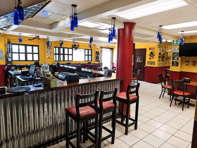 Edificio Comercial Esquinero en Venta – San José Centro