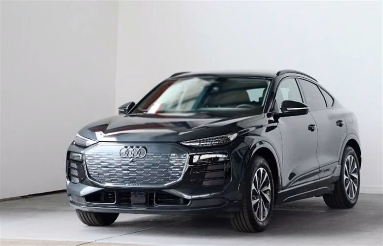 AUDI E-TRON 2025 AUTOMÁTICA ELÉCTRICO GRIS