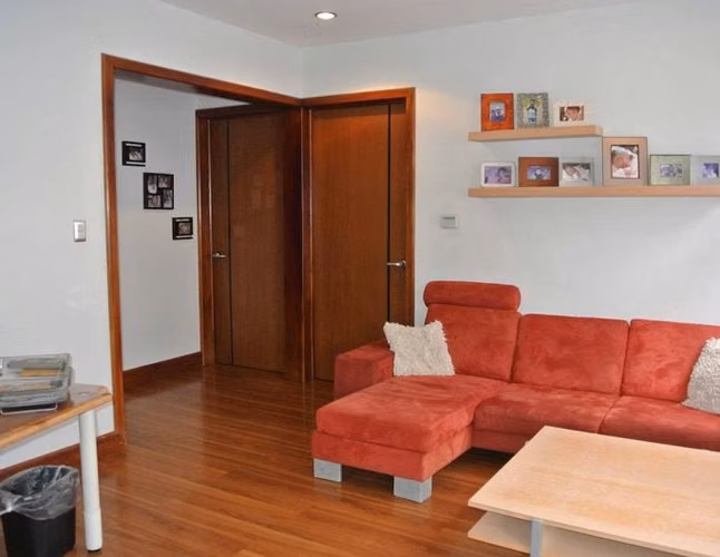 Venta de amplia casa en Residencial Praderas del Sol Santa Ana - Imagen 3