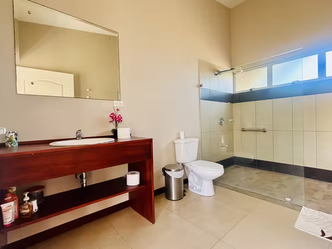 Rebajada. Quinta en San Mateo, con amplia casa, piscina y árboles frutales