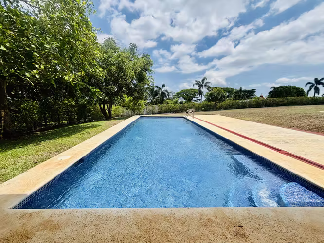 Rebajada. Quinta en San Mateo, con amplia casa, piscina y árboles frutales