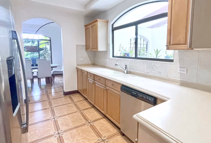 Casa Rosewood | Lindora Santa Ana | Walkable to Cafes & Stores - Imagen 14