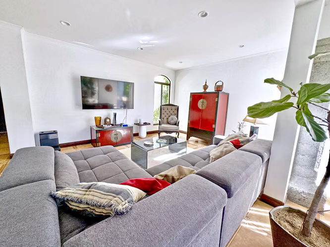 Casa Rosewood | Lindora Santa Ana | Walkable to Cafes & Stores - Imagen 3