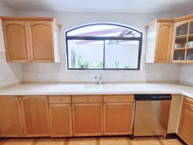 Casa Rosewood | Lindora Santa Ana | Walkable to Cafes & Stores - Imagen 12