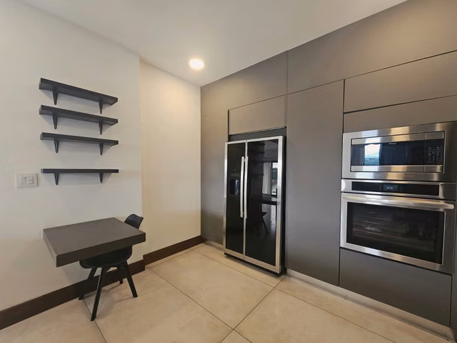 Flats 21, Lomas del Valle - 2DOR/2.5BA - 205 M2 *** SIN MUEBLES ***