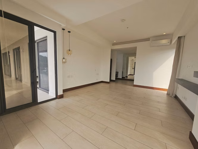 Flats 21, Lomas del Valle - 2DOR/2.5BA - 205 M2 *** SIN MUEBLES ***