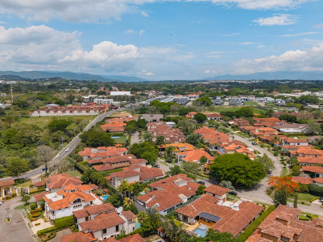 RESIDENCIA DE LUJO  EN HACIENDA LINDORA - Imagen 19