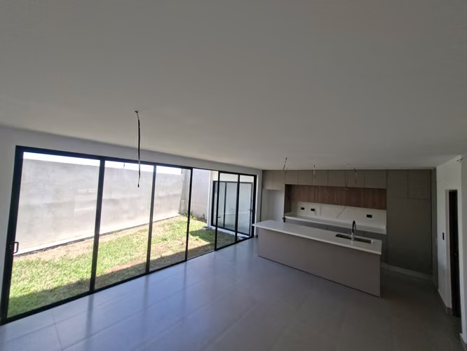 EXCLUSIVO Y MODERNO. CASA EN CONDOMINIO. GUACHIPELIN DE ESCAZU - Imagen 4