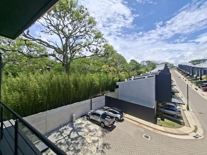 EXCLUSIVO Y MODERNO. CASA EN CONDOMINIO. GUACHIPELIN DE ESCAZU - Imagen 14