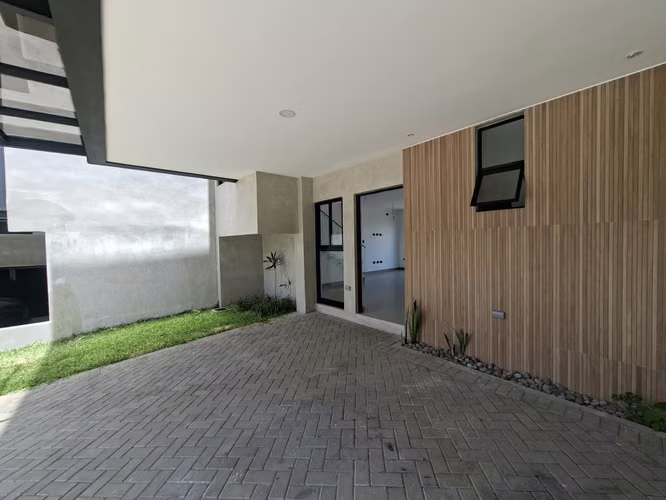 EXCLUSIVO Y MODERNO. CASA EN CONDOMINIO. GUACHIPELIN DE ESCAZU - Imagen 2