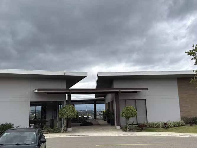 ALQUILER DE CASA EN CONDOMINIO EN MORAVIA - Imagen 14