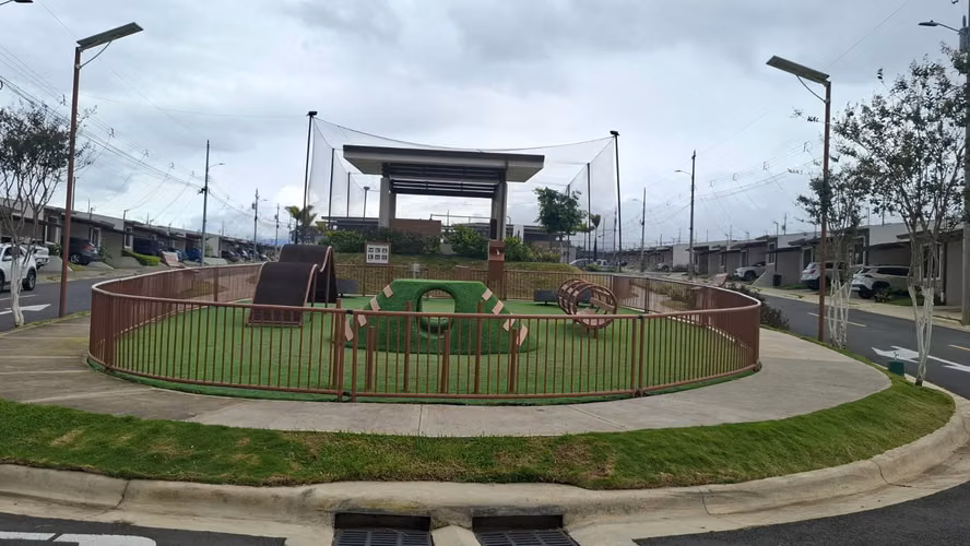 ALQUILER DE CASA EN CONDOMINIO EN MORAVIA - Imagen 13