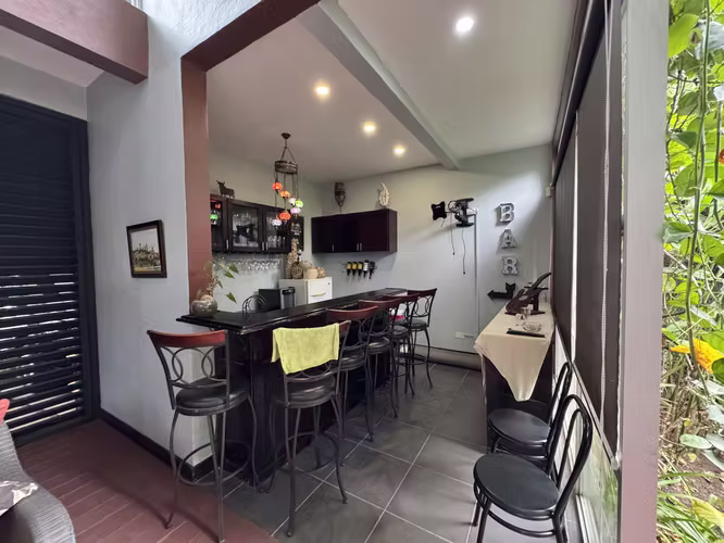 SE VENDE CASA EN  Residencial Cipreses DE CURRIDABAT