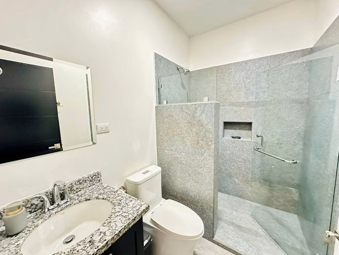 Venta de Exclusiva Casa en Condominio en Guachipelín Norte, Escazú | Amplios Espacios y Amenidades