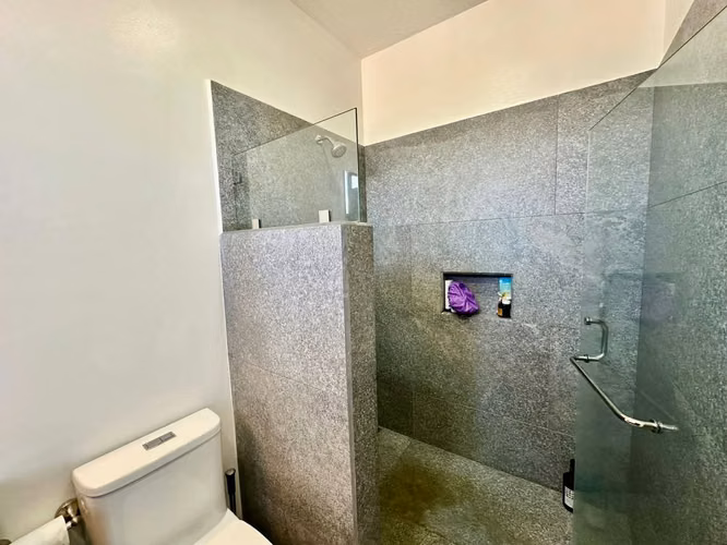 Venta de Exclusiva Casa en Condominio en Guachipelín Norte, Escazú | Amplios Espacios y Amenidades