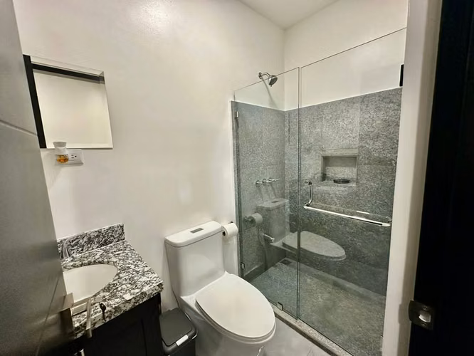 Venta de Exclusiva Casa en Condominio en Guachipelín Norte, Escazú | Amplios Espacios y Amenidades