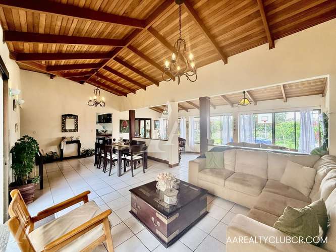 Cartago, Casa una Planta | Uso Mixto | Amplio Parqueo Gran Visibilidad Comercial