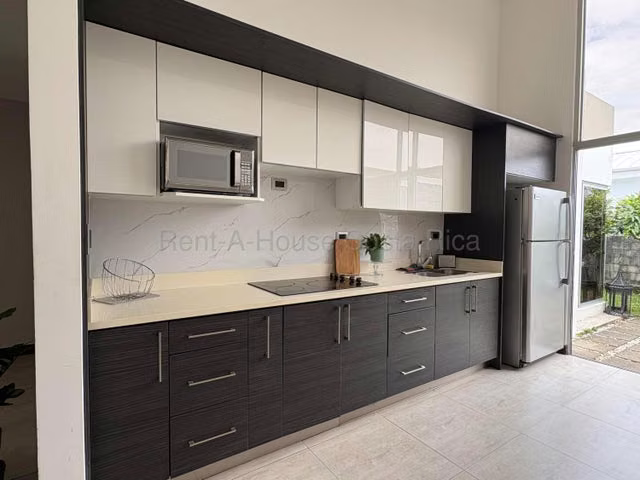 Casa en venta en Rio Oro, Santa Ana IP