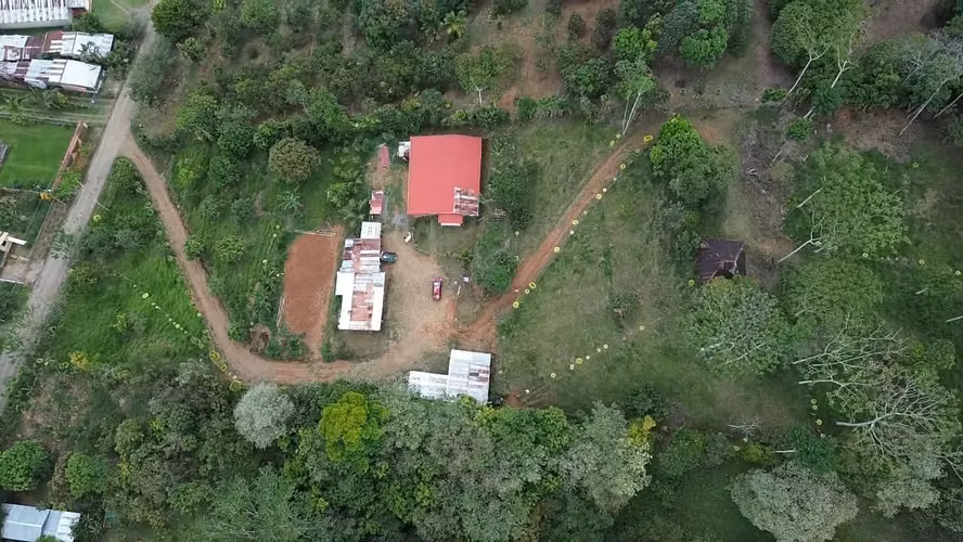 VENTA DE HERMOSA FINCA, UBICADA EN ARENILLA DE SAN PEDRO, PÉREZ ZELEDÓN - Imagen 10
