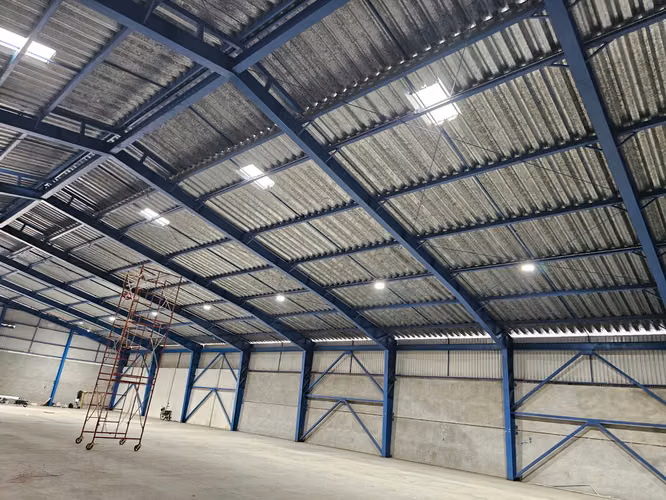 Bodega Industrial 2000 metros