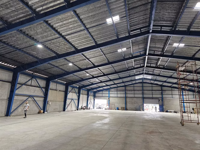 Bodega Industrial 2000 metros