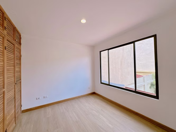CASA EN VENTA EN CONDOMINIO EN SANTA ANA - Imagen 8