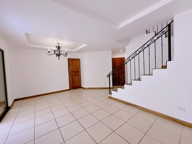CASA EN VENTA EN CONDOMINIO EN SANTA ANA - Imagen 17