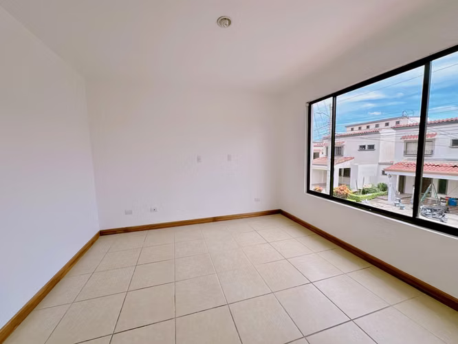 CASA EN VENTA EN CONDOMINIO EN SANTA ANA - Imagen 12