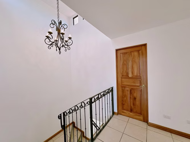 CASA EN VENTA EN CONDOMINIO EN SANTA ANA - Imagen 10