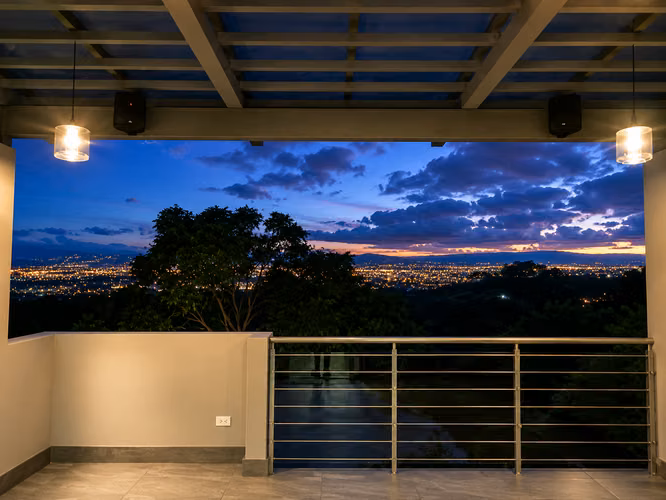 ALQUILER DE TOWN HOUSE DE LUJO EN CONDOMINIO, JABONCILLOS*