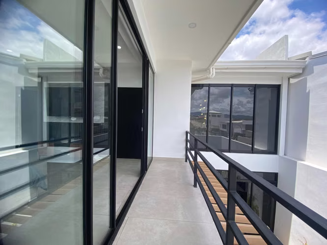 Casa Moderna en Condominio Exclusivo | Bello Horizonte, Escazú - Imagen 10