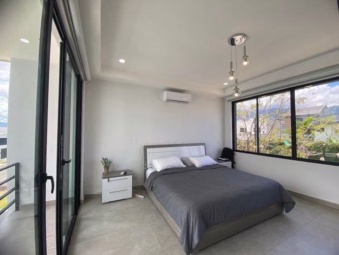 Casa Moderna en Condominio Exclusivo | Bello Horizonte, Escazú - Imagen 5
