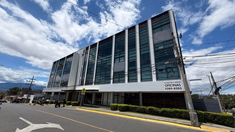 Venta / Alquiler Oficinas Corporativas | Edificio Urbania | Escazú